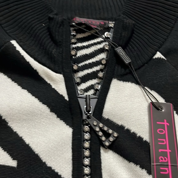 Women’s size small Fontana zip up sweater zebra print - Picture 2 of 8